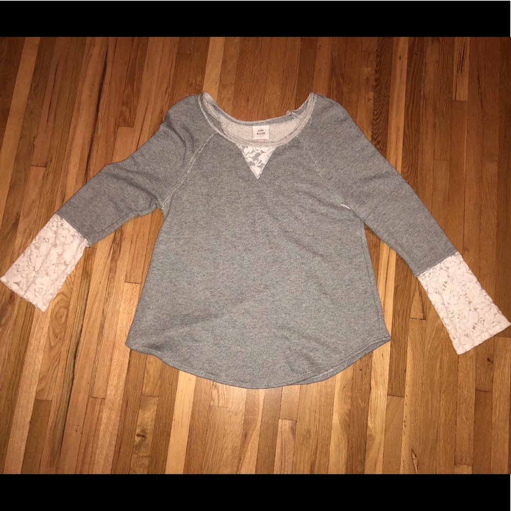 Knox Rose sweatshirt size large